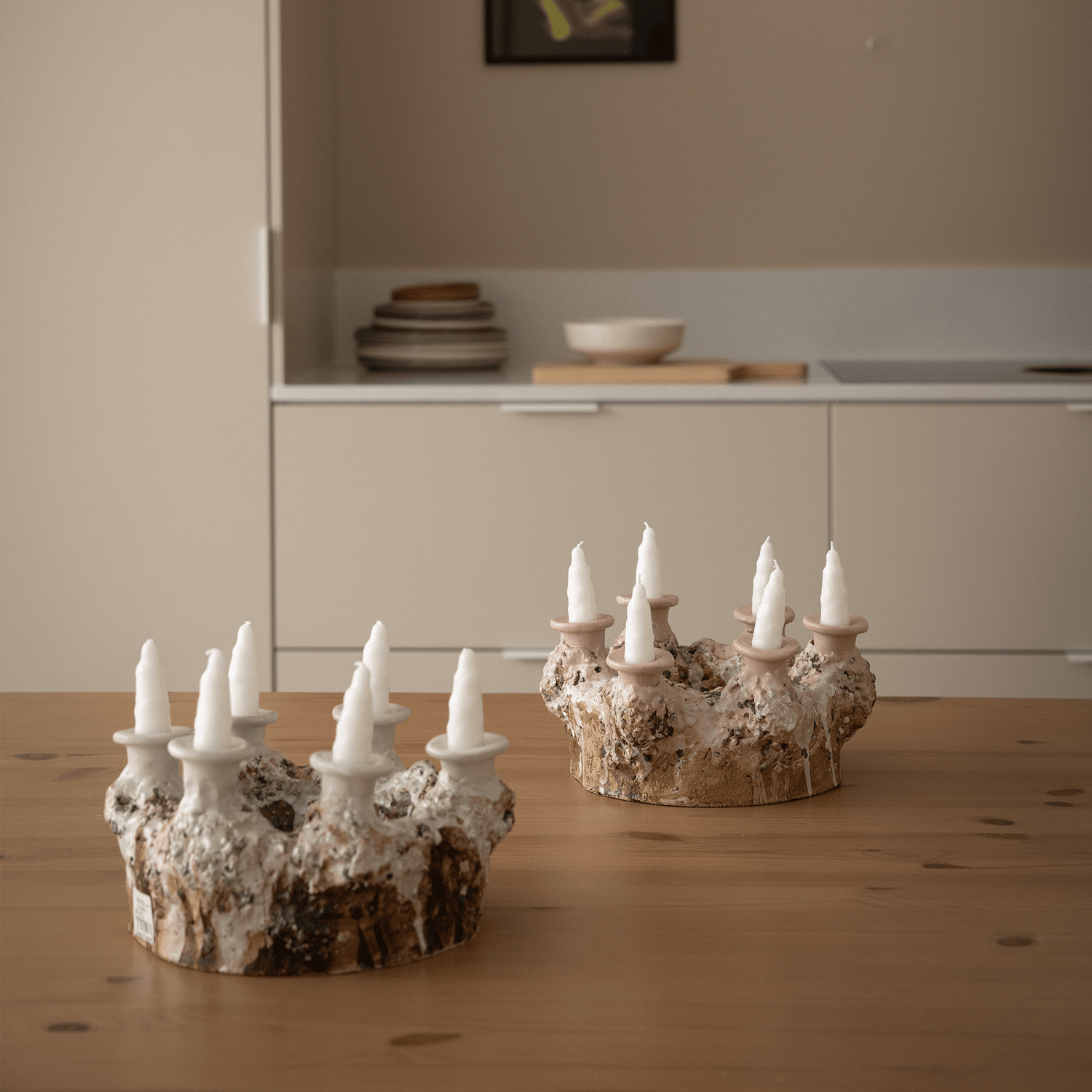 Kaamoskivi Art Kynttelikkö Kuusihaarainen - PENTIK - Sisustus/Kynttilät/Kynttilänjalat