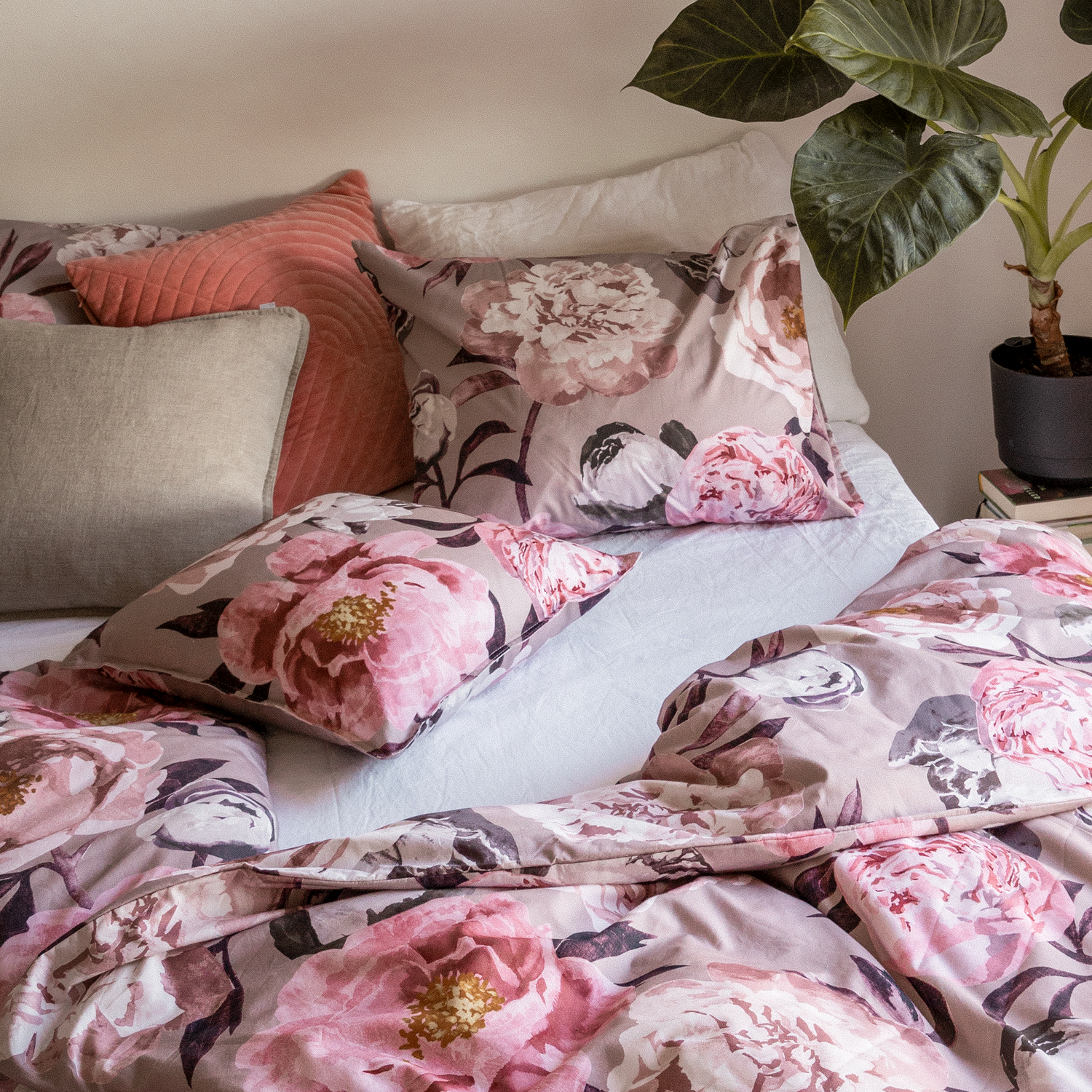 Pioni Cushion Cover