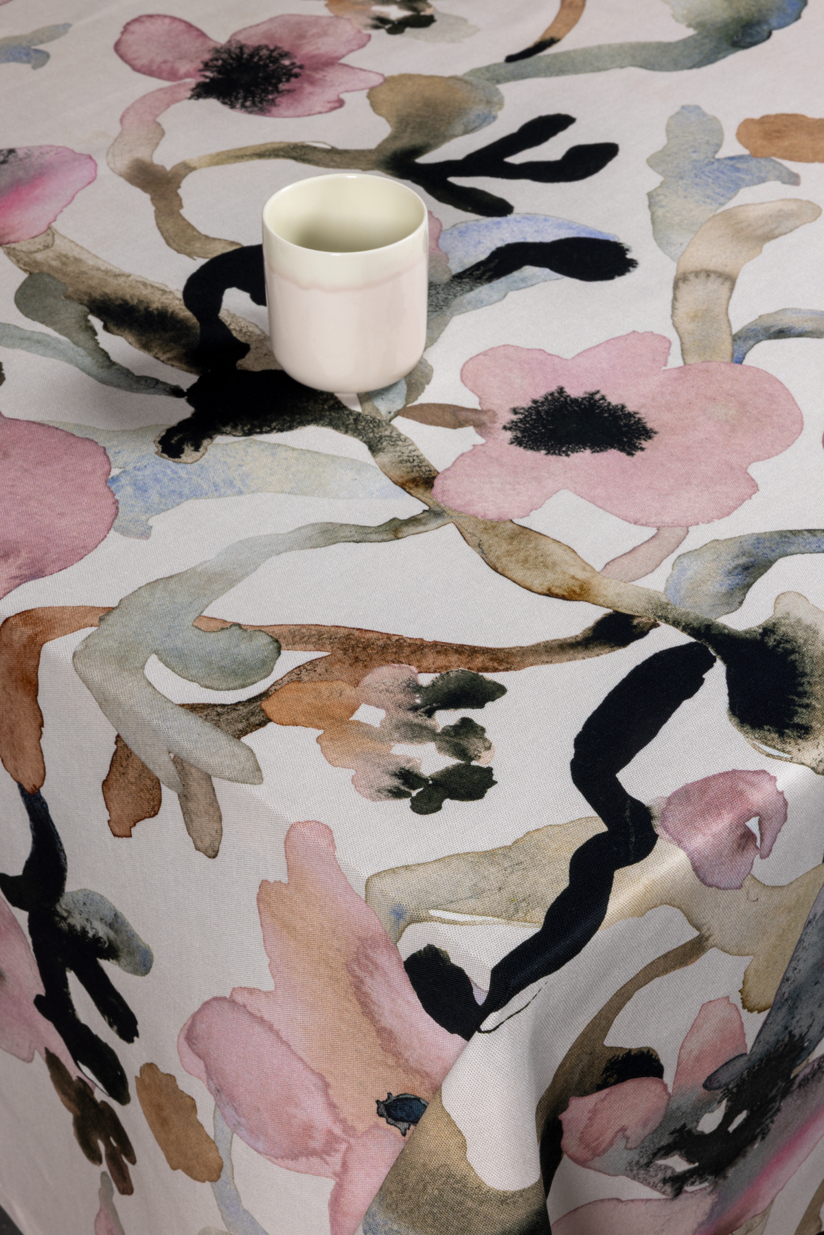 Ruusumalva Tablecloth