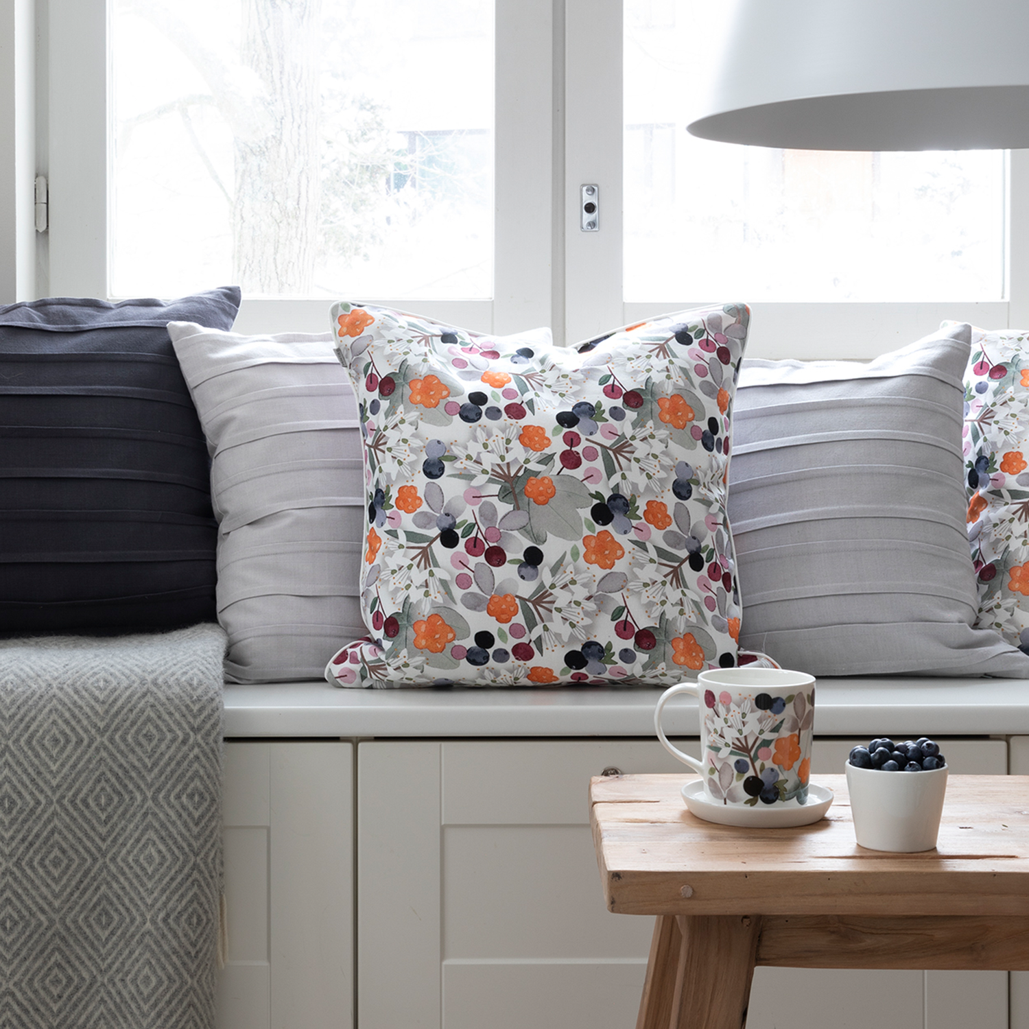 Metsämarja Cushion Cover