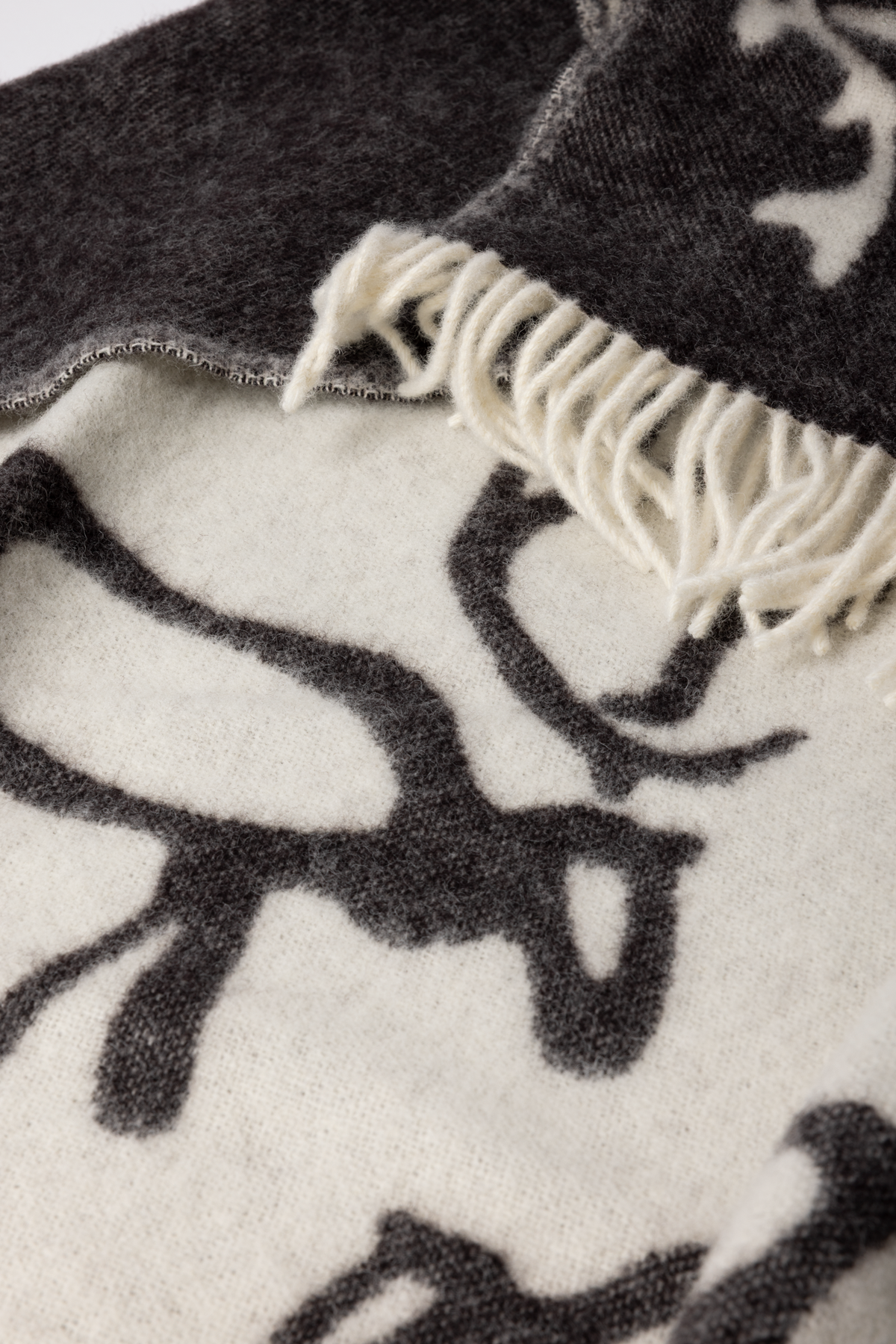Saaga Blanket
