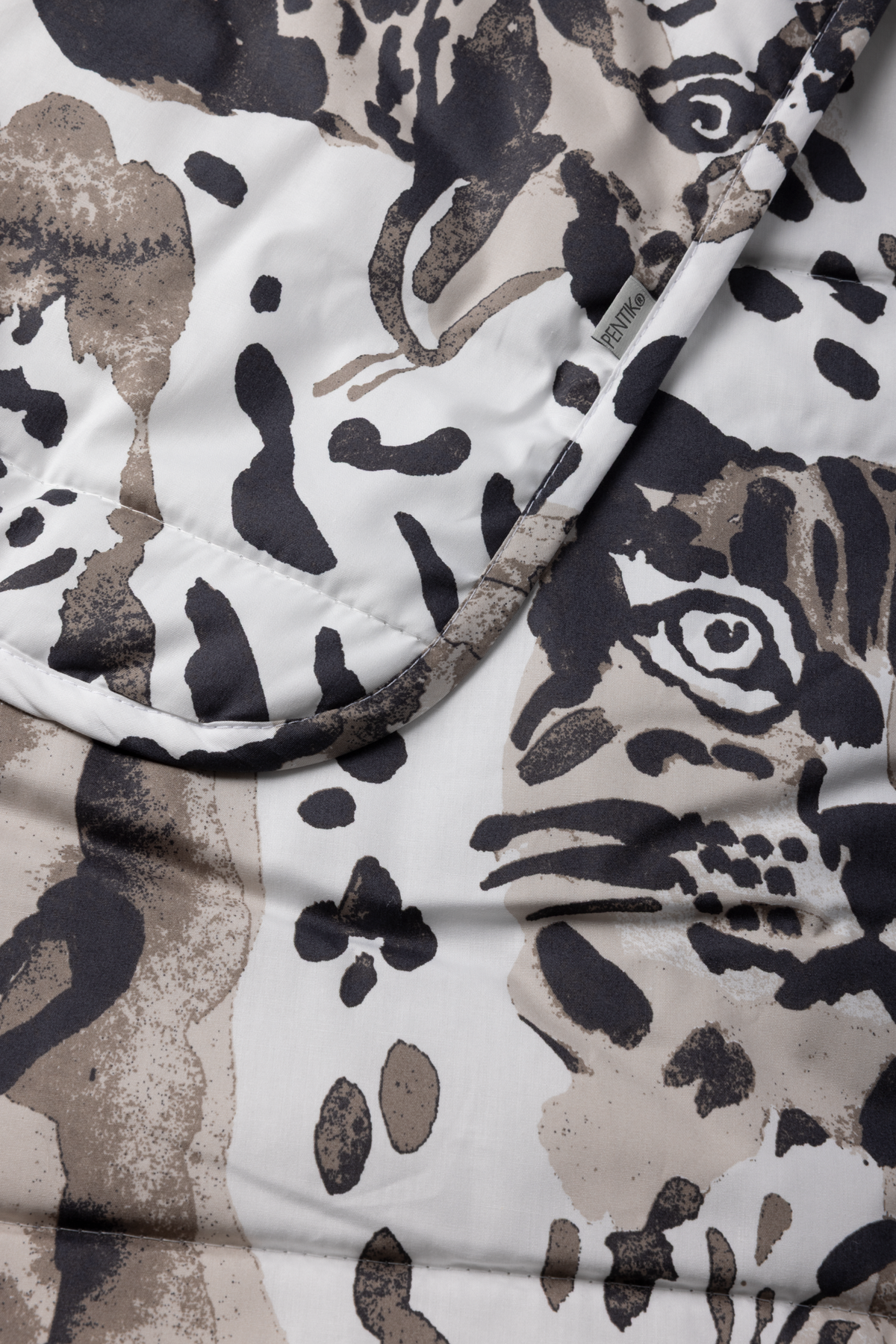 Villikissa Bedspread