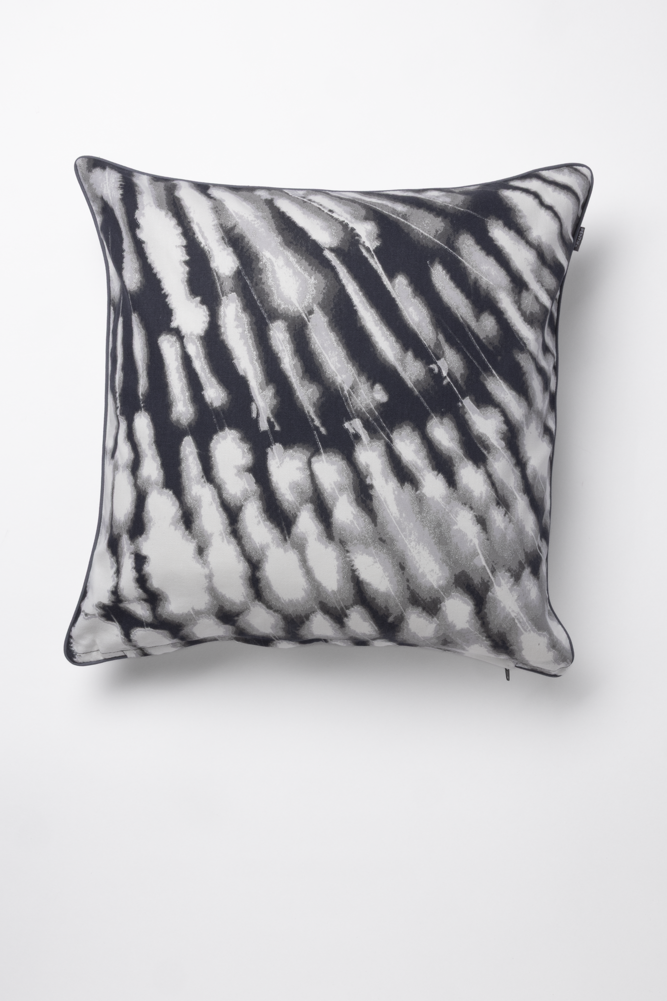 Laulujoutsen Cushion Cover