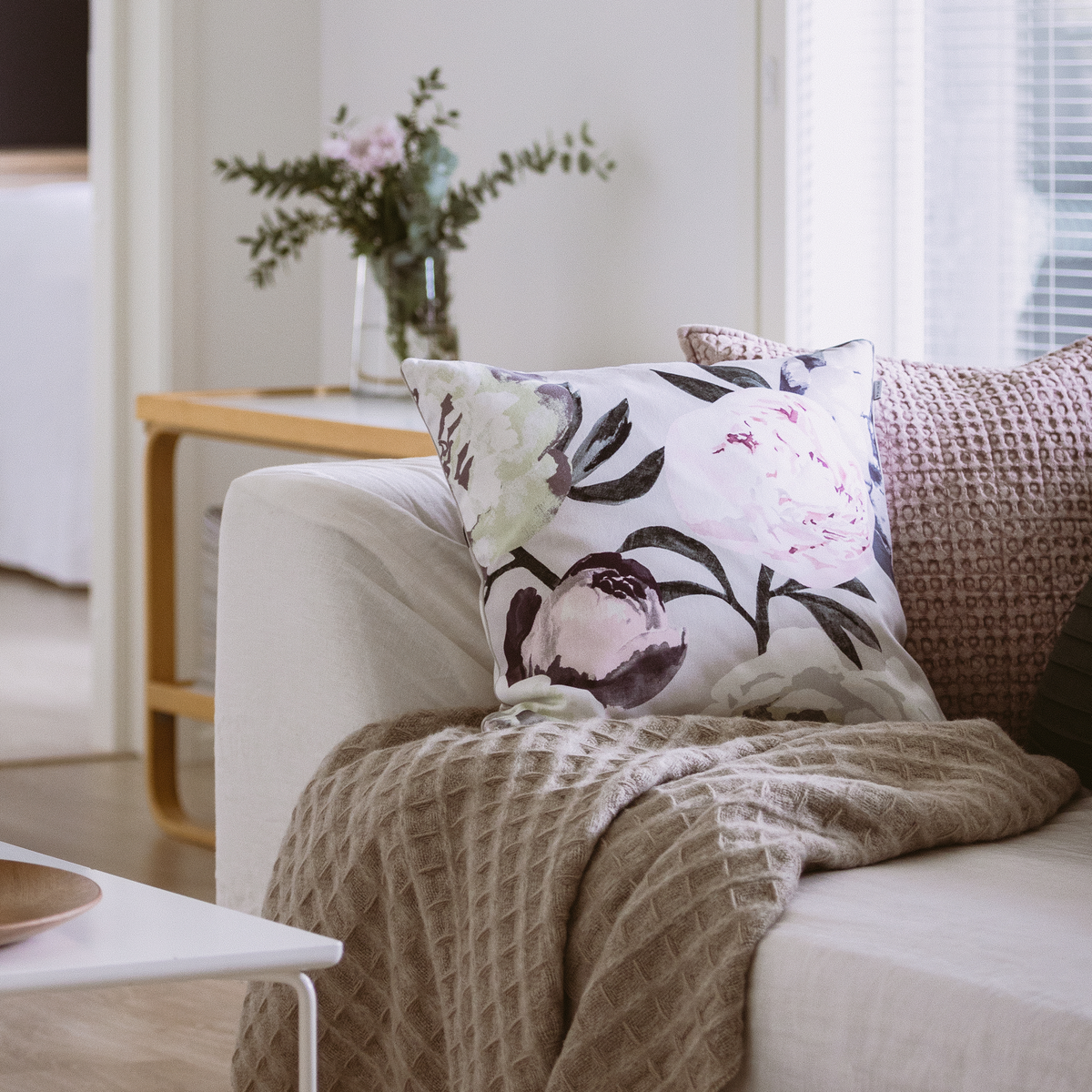Pioni Cushion Cover
