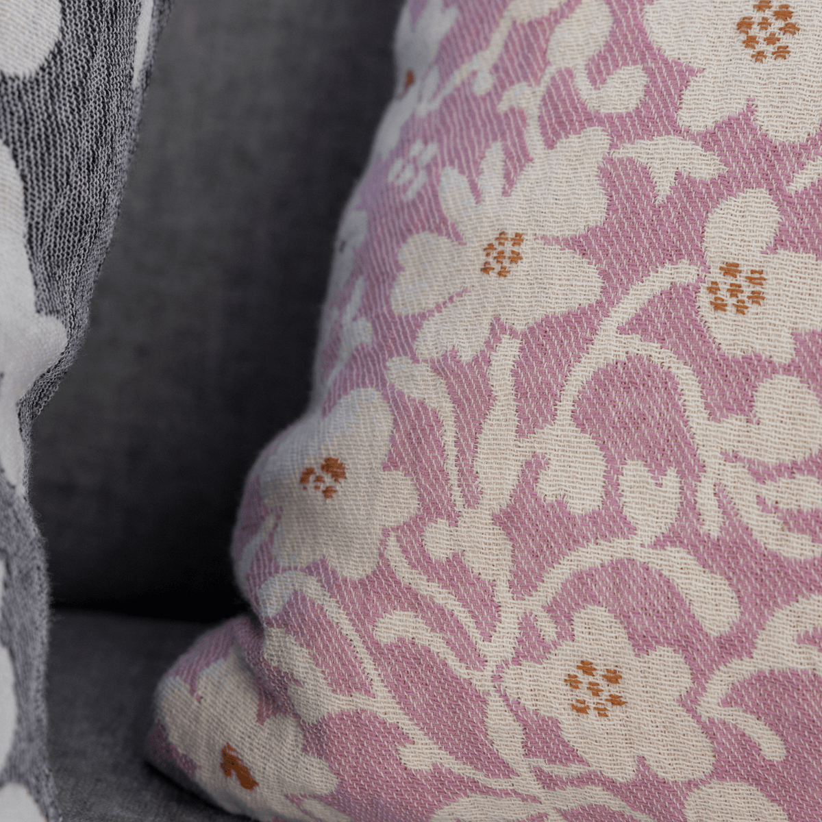 Ruusumalva Tyynynpäällinen Jacquard - PENTIK - Tekstiilit/Sisustustekstiilit/Tyynynpäälliset