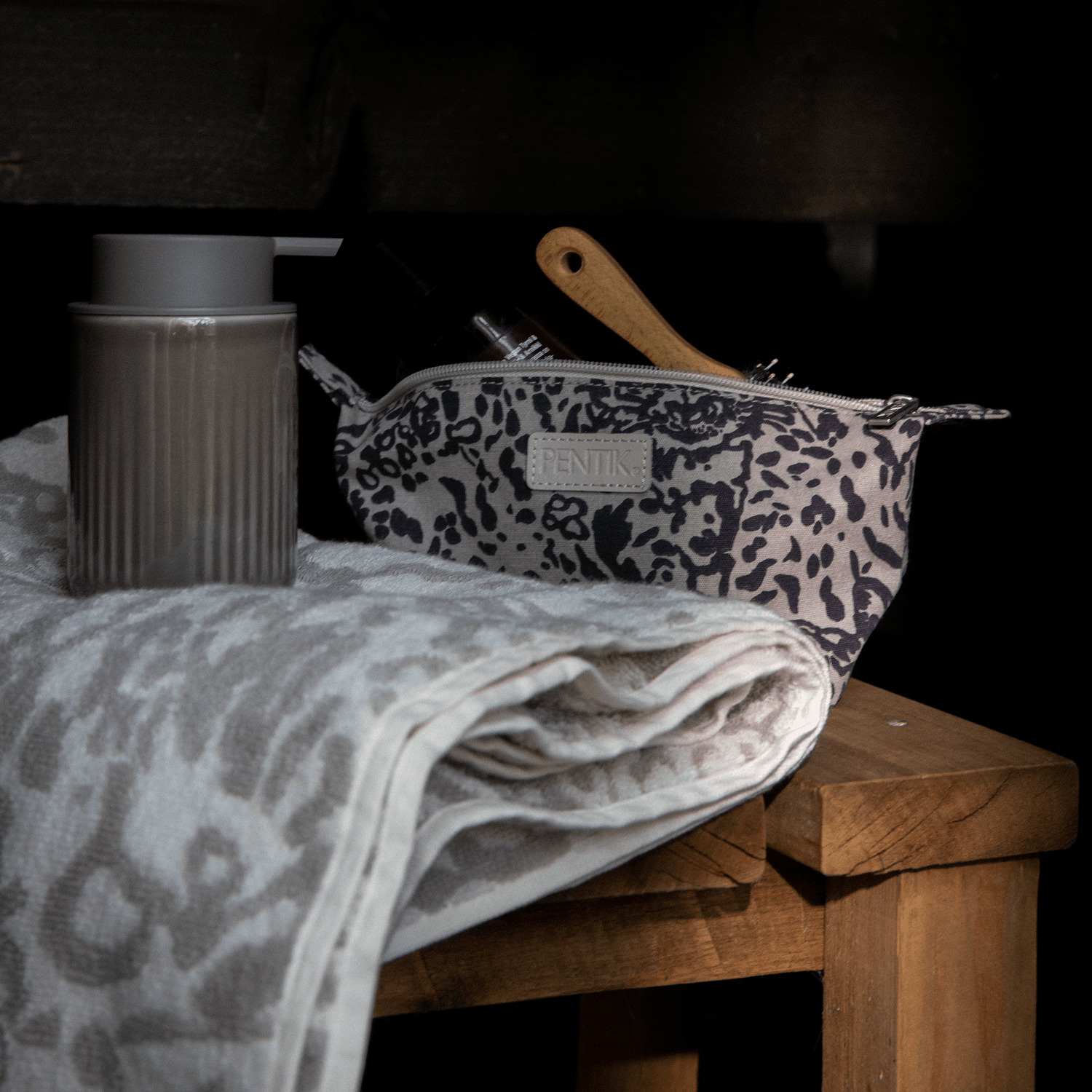 Villikissa Toilettilaukku - PENTIK - Tekstiilit/Kylpyhuonetekstiilit/Toilettilaukut