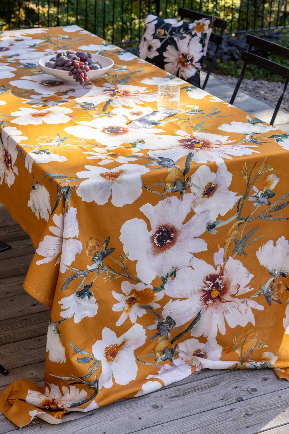 Kosmoskukka Coated Cotton Fabric